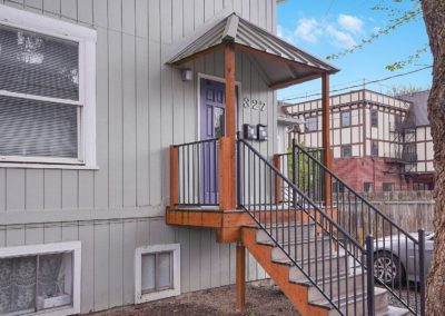 327 NW 14th St, Corvallis Front Entry Staircase